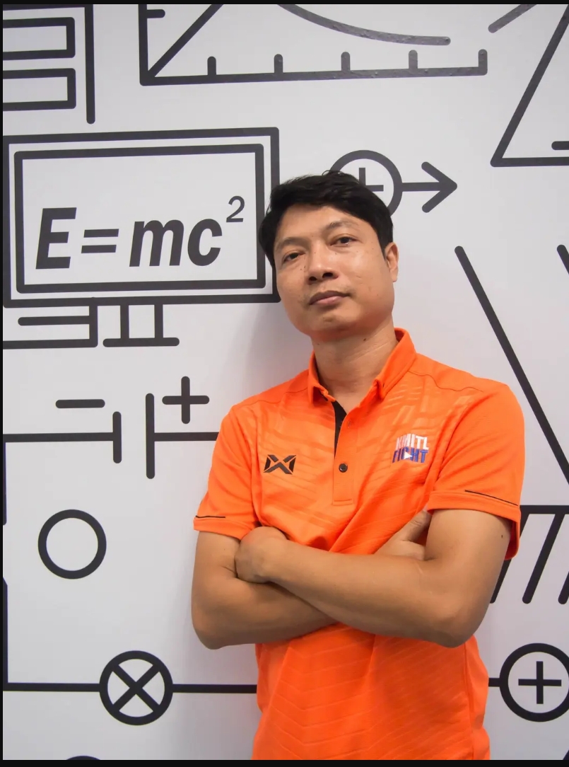 นายสาโรจน์ ชูอำไพ